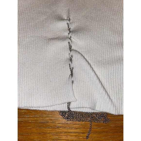 Ribbed Mock Neck Sleeveless Crop Top With Chain Detail In Cream - Picture 3 of 4